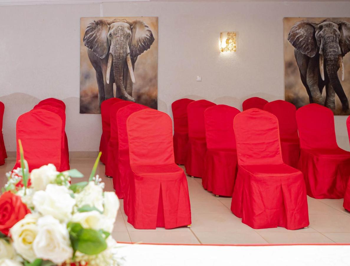 Hotel Hibiscus Louis ลิเบรอวิลล์ ภายนอก รูปภาพ