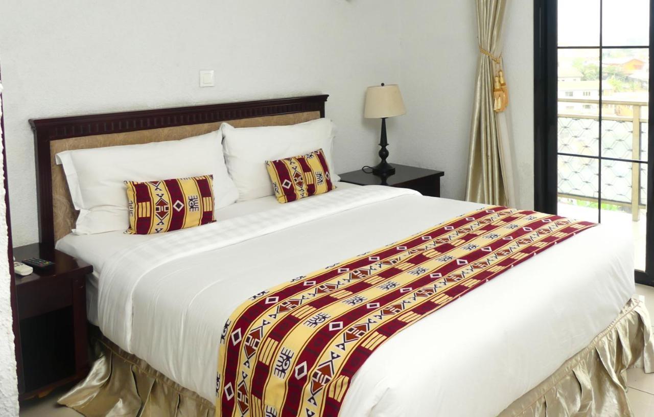 Hotel Hibiscus Louis ลิเบรอวิลล์ ภายนอก รูปภาพ